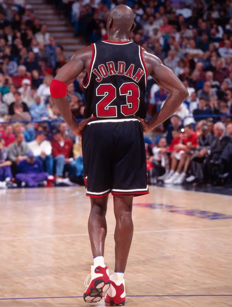 ClarkSchultz's tweet photo. The Michael Jordan Economy: The 1980s icon that is still generating billions https://t.co/d9sdvfgt3S $NKE $XRT $DKS $PEP https://t.co/dmHLHYOZP4