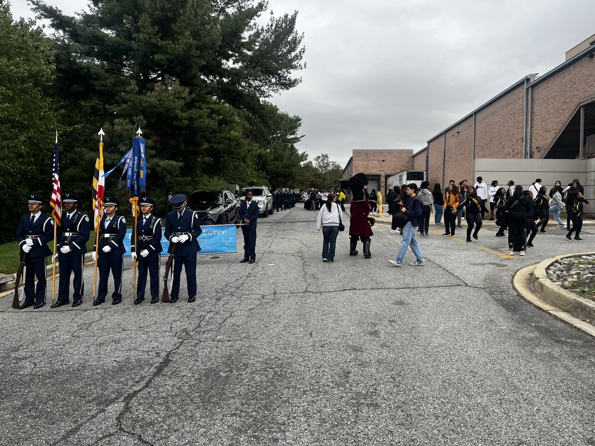 OHHSClippers's tweet photo. Homecoming is underway Community day and tailgating are open! JV Football, and Varsity Flag both posting wins! https://t.co/lPrjTgO7Vx
