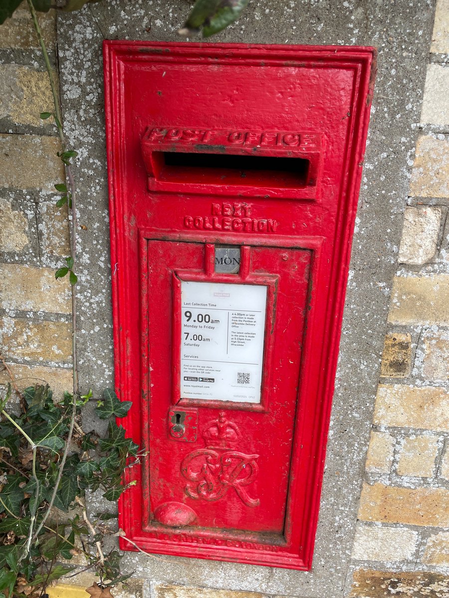 escana143's tweet image. Georgian post box - Torrs Park, Ilfracombe @SusanLocke7 @StormHour #postboxSaturday