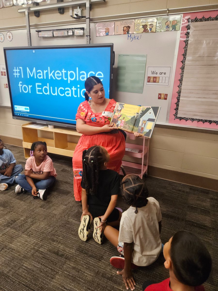 Grateful for our amazing parent volunteers who read books 
during our Hispanic Heritage Reading Event on October 8th! Our students enjoyed hearing stories that celebrated culture, family, and traditions! ❤️ #HispanicHeritageMonth <a href="/SheldonISD/">Sheldon ISD</a> <a href="/SECAJaguars/">Sheldon Early Childhood Academy</a>