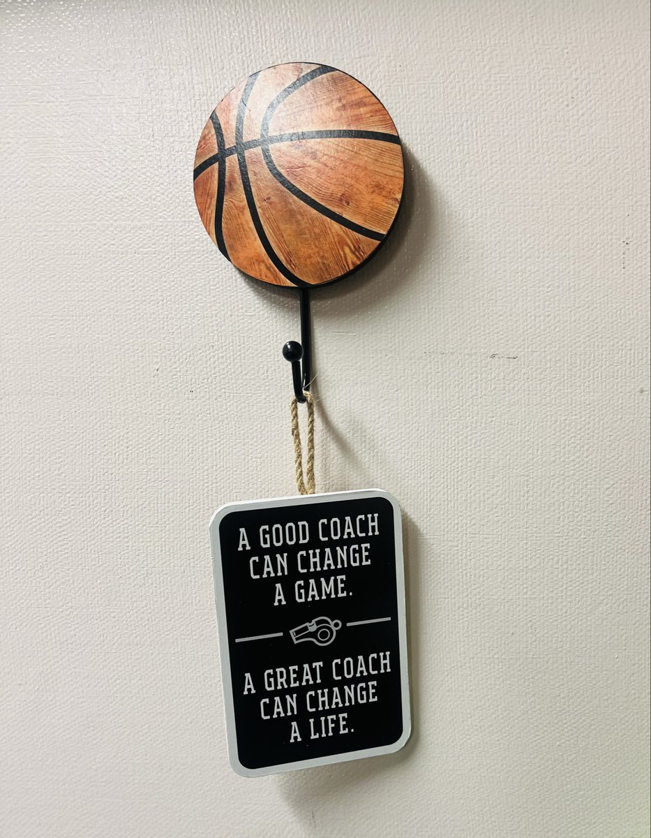 bhaley21_haley's tweet photo. Happy bday to me… Here’s to another trip around the sun and the start to a very succesful season at WC. Wish us luck today as we head to our first scrimmages of the year !!! 💪🏽👊🏽🏀 https://t.co/6CviM0is7n