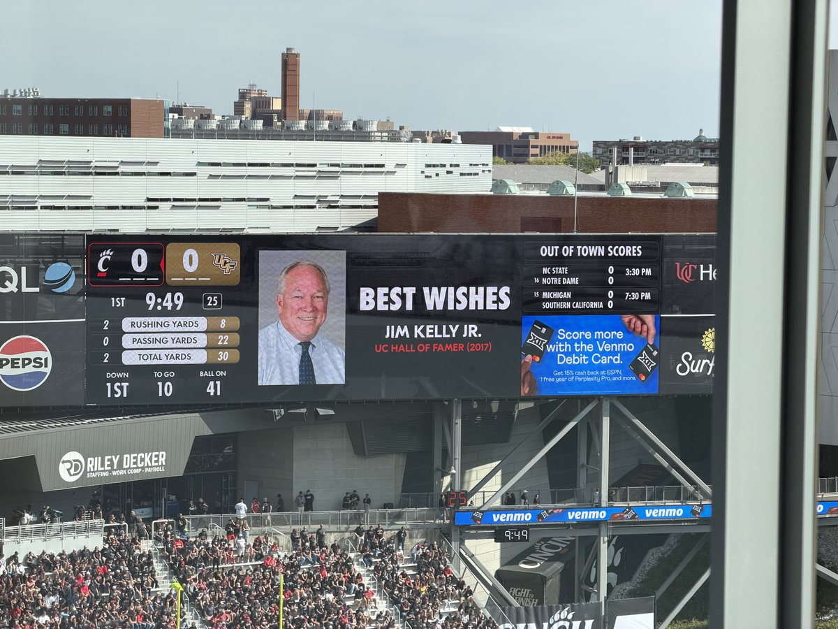 Cool tribute to Jim Kelly on the video board during that last timeout. #Bearcats