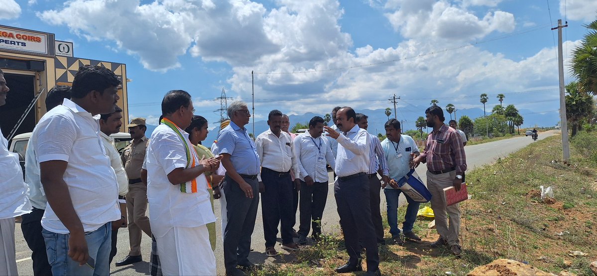 ruby_manoharan's tweet image. இன்று நாங்குநேரி பெரும்பத்து விலக்கில் அவசர விபத்து சிகிச்சை மையம் மற்றும் சார்பதிவாளர் அலுவலகம் அமைய உள்ள இடத்தை Collector Tirunelveli அவர்களுடன் ஆய்வு செய்த போது...