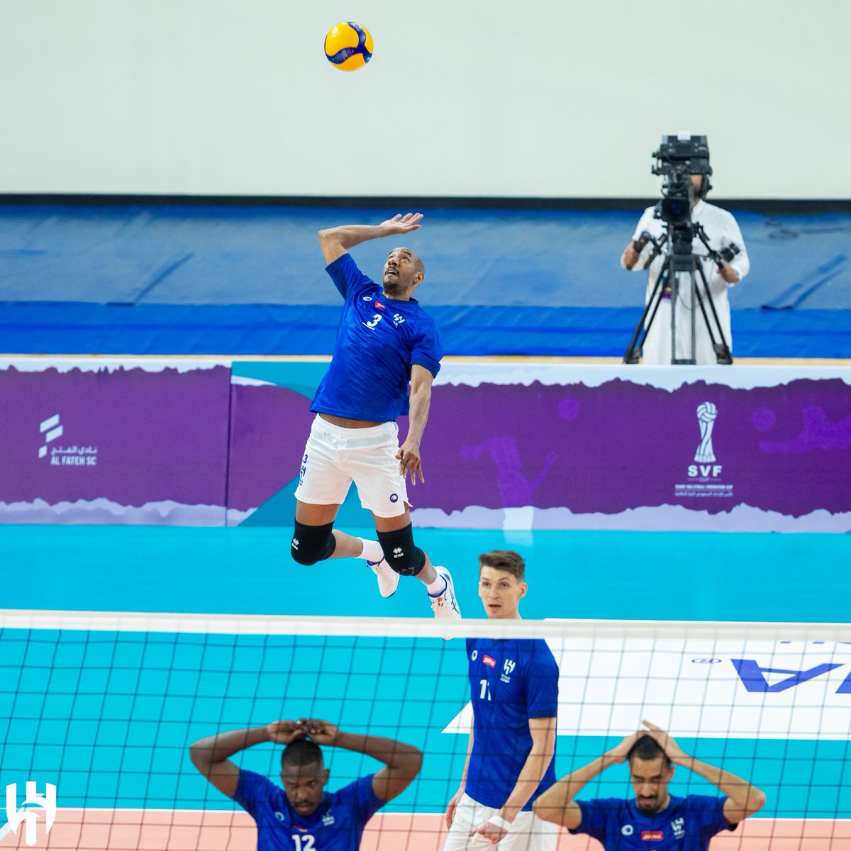 Alhilal_SG's tweet image. 🏐 طائرة #الهلال تكسب &quot;النصر&quot; وتحلّق إلى نصف النهائي

مبروك 👏