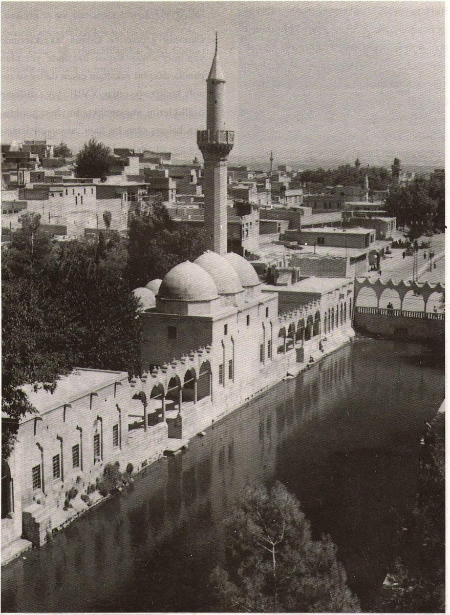 Buraya “Zulmiye Camii” de derlermiş.Padişahın İran seferlerine gönderdiği Ahmet Paşa’nın Urfadaki vekili Damat Süleyman Ağa üç yılda 29 bin kese akçeyi zorla topladığından halkın şikâyet dilekçeleri üzerine Padişah bunu zulüm ve Paşa’yı sorumlu saymış, Rodos’a sürgün etmiştir.