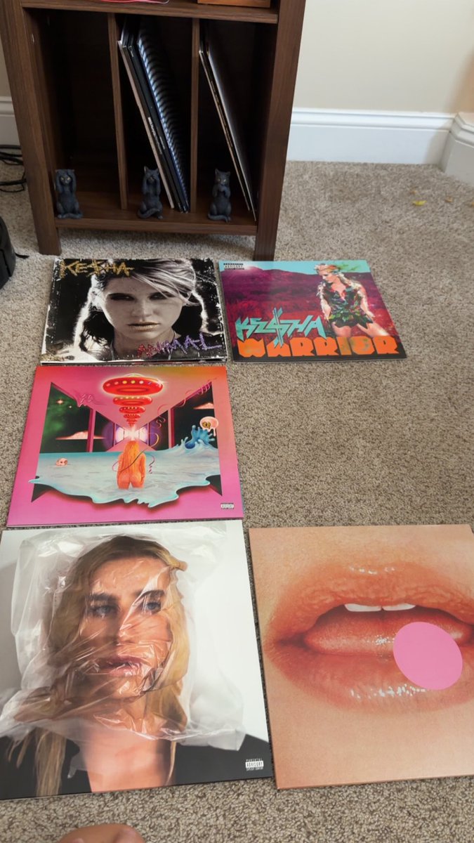 tshay1414's tweet photo. Just missing Cannibal and High Road 💞 https://t.co/PA1jild1ZA