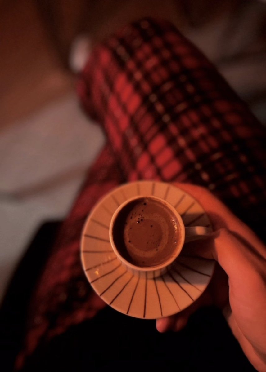 herekeli1935's tweet image. Kendi içimize çekildiğimiz saatler..
#iyigeceler &apos;e #cumartesi
