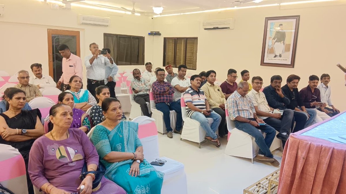 manoj_kotak's tweet image. घटी जीएसटी – मिला उपहार,
धन्यवाद मोदी सरकार!
आज शिवाजी हॉल, घाटकोपर में भारतीय जनता पार्टी – घाटकोपर पूर्व विधानसभा, गरोडिया नगर, कामा लेन मंडल (वॉर्ड क्र. 132–130) द्वारा आयोजित "NEXT-GEN GST REFORM" कार्यक्रम में सहभागी होकर नागरिकों के साथ संवाद किया और इस कार्यक्रम में…