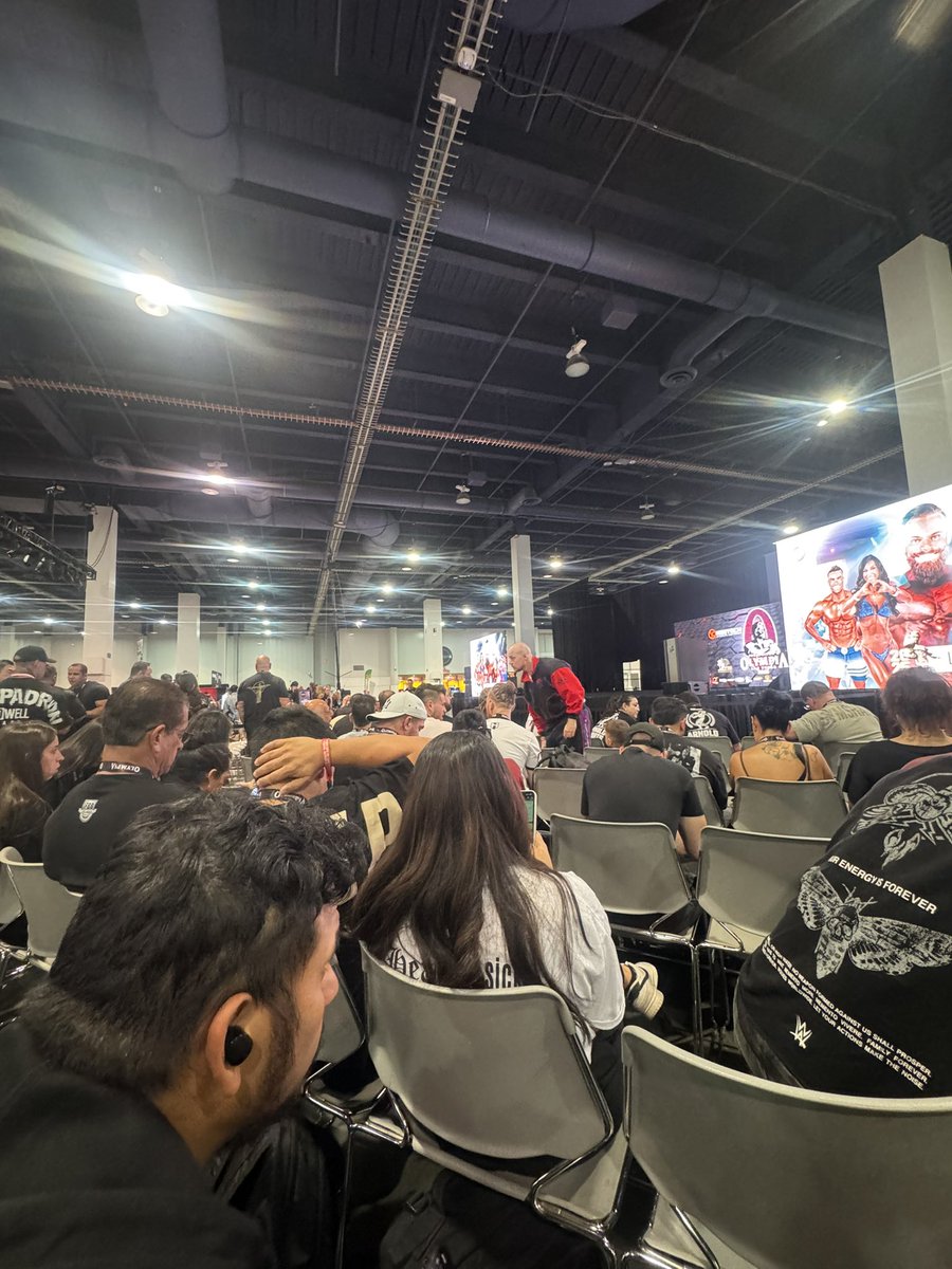 coco_by_amed's tweet photo. 世界最高峰の筋肉祭りFINAL!!
間も無く開幕です！！

#ifbbpro #roadtoolympia #classicphysique #mensphysique #オリンピア #ラスベガス
#IFBBプロ #クラシックフィジーク #メンズフィジーク #ボディビル https://t.co/bRb9aSsGFE