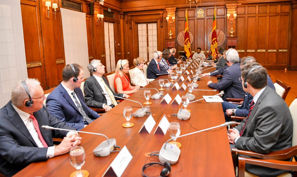 anuradisanayake's tweet image. Met with a delegation of U.S. business leaders today at the Presidential Secretariat. Excited to showcase Sri Lanka&apos;s robust investment opportunities and the government&apos;s commitment to fostering a secure and transparent environment for foreign investments.