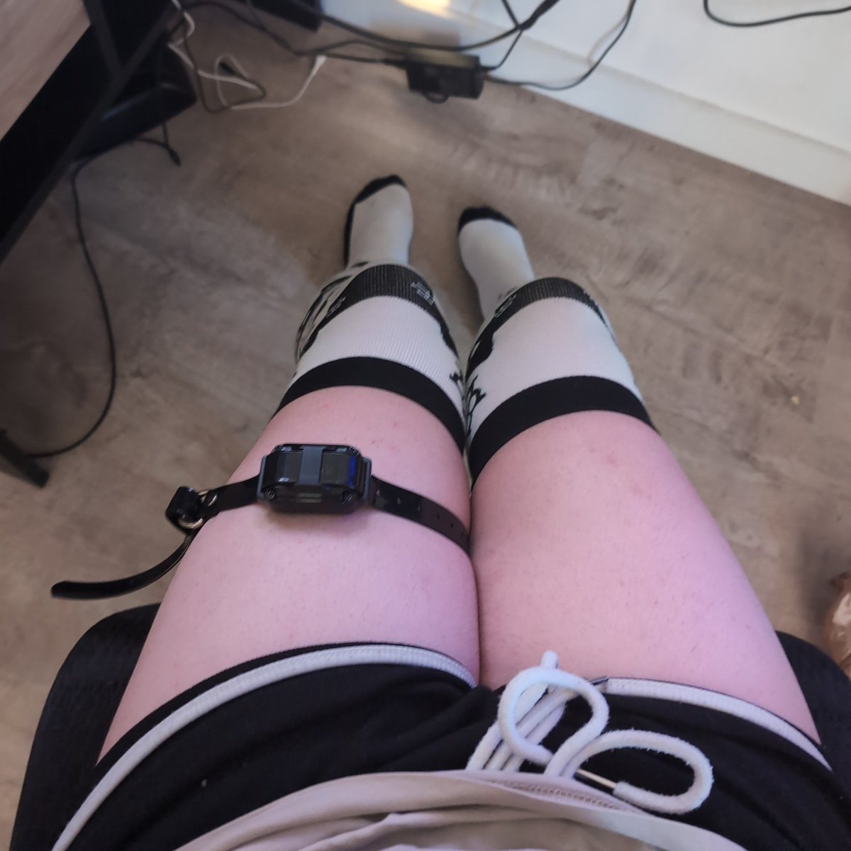 elopawsy's tweet photo. Using this device in 2h.... https://t.co/XbYrwHOucX
