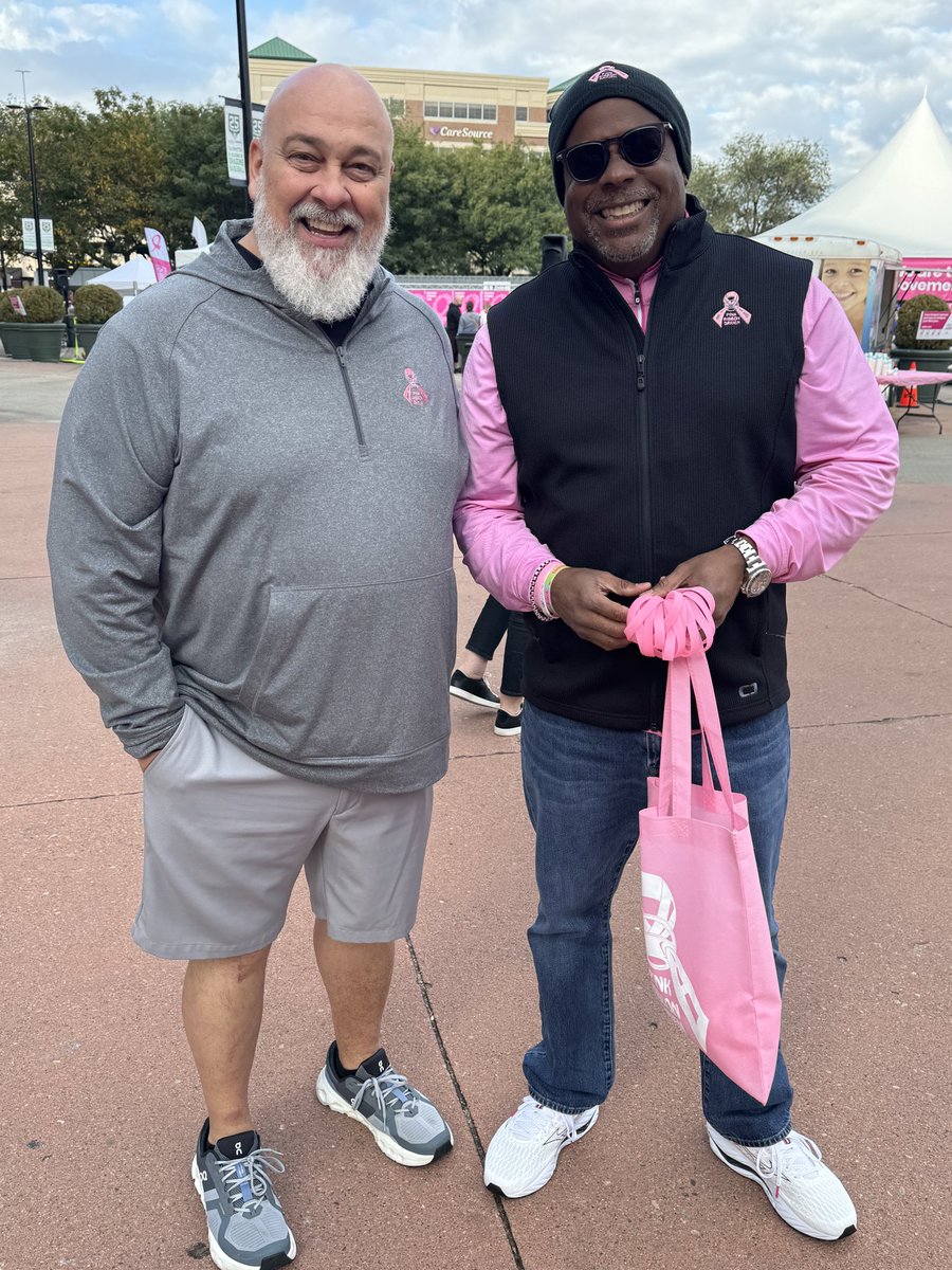 GEnrightWHIO's tweet photo. More photos from the @AmericanCancer #MakingStridesAgainstBreastCancer #GreaterDayton event. Thousands of people gathered at #DayAirBallpark. π©·@whiotv https://t.co/lWZHLQmbyI