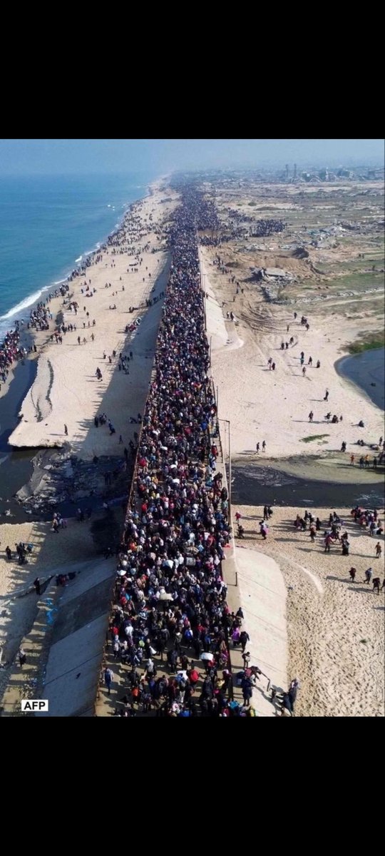 Gazze halkı tekrardan yurtlarına dönüyorlar hamd olsun .

#gazzekararlılıkyürüyüşü