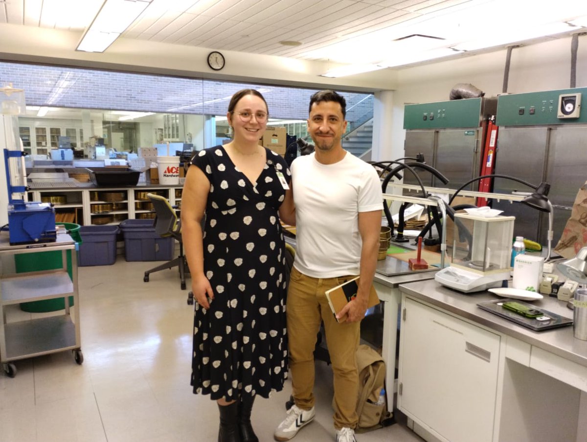 JB_PJM's tweet photo. Our Head of Research MSc. Francisco Sánchez visited the @chicagobotanic to discuss seed bank management and data curation in botanic gardens
Read📰: https://t.co/XpTE4YcEsh

@bgci @PUCE_StoDgo @PUCE_Ecuador 
#SeedBanks #JBPJM
#PUCESostenible #BotanicGardensForConservation https://t.co/jTAVE0cCVj