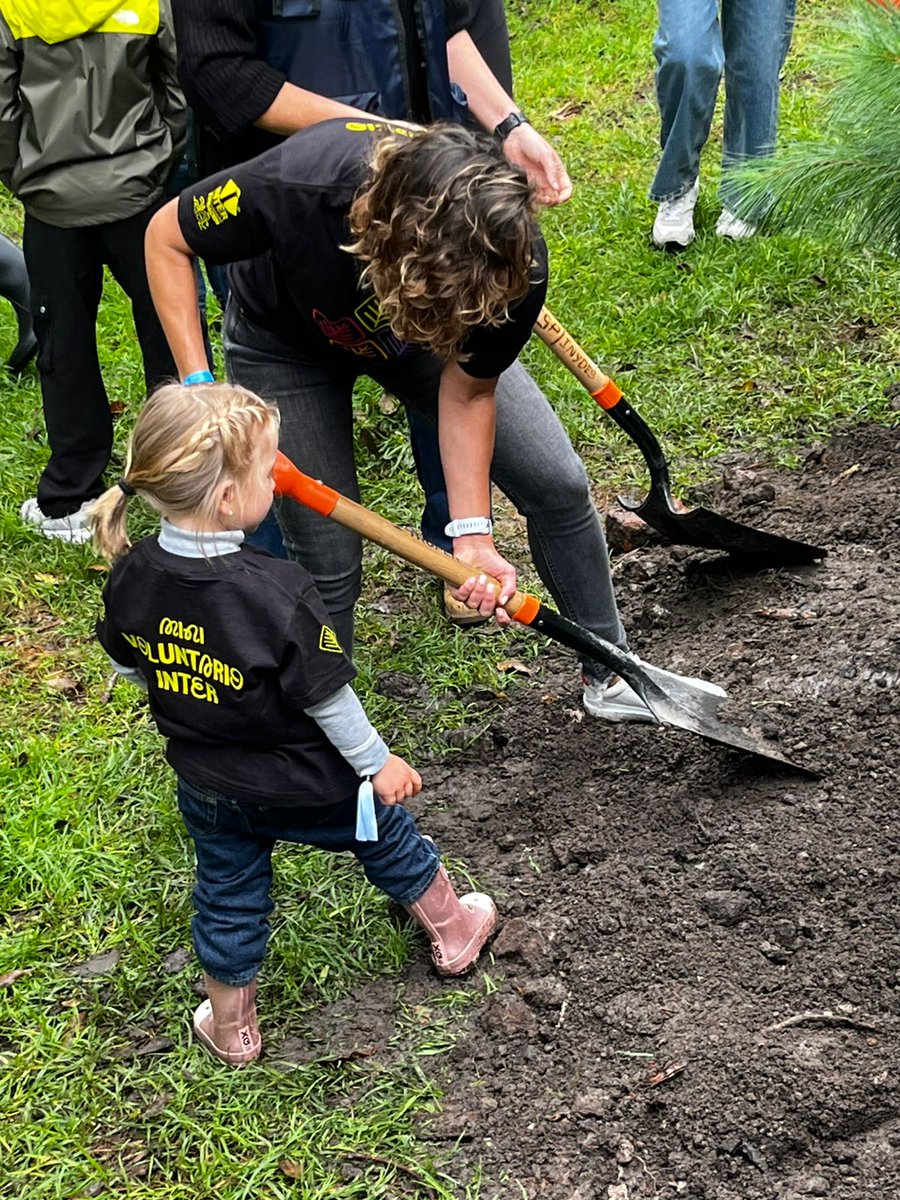 Pro Bosque Chapultepec (@prochapultepec) on Twitter photo Jornada de Celebración por 20 años de trabajo con <a href="/INTERfundacion/">FundaciónINTER</a>. ¡Bienvenid@s los 1300 voluntario@s! Plantar árboles es dejar huellas para un mejor futuro Jornada de Celebración por 20 años de trabajo con <a href="/INTERfundacion/">FundaciónINTER</a>. ¡Bienvenid@s los 1300 voluntario@s! Plantar árboles es dejar huellas para un mejor futuro
