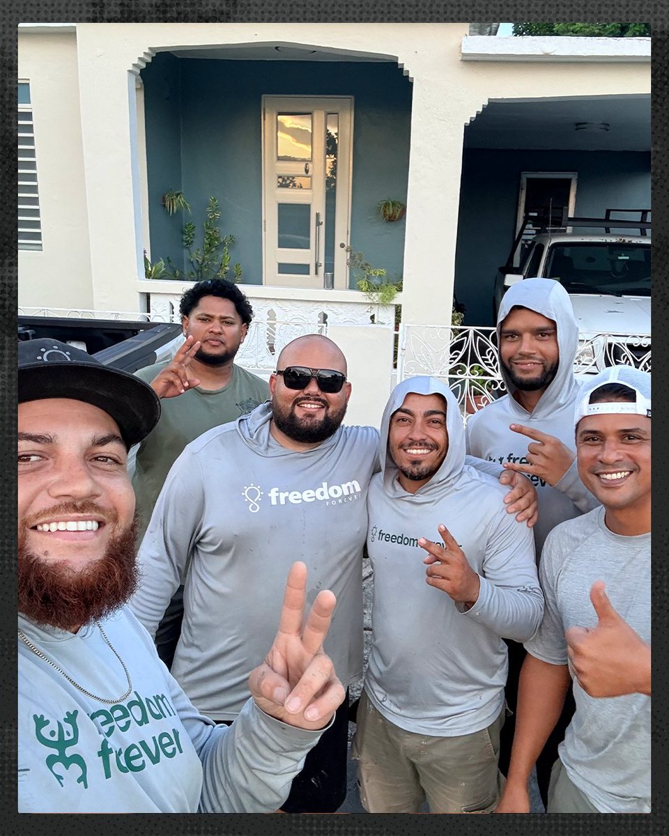 The El Fuego crew is turning up the heat on clean energy in Puerto Rico this #SolarSaturday! 🔥

📸 Jeremy H.