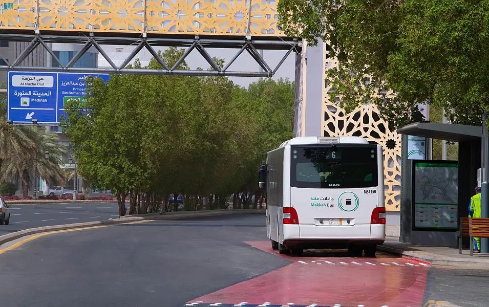 Mkhnews's tweet photo. #حافلات_مكة في أرقام 🚍 :

-  185 مليون راكب منذ إطلاق المشروع في عام 2022.

- 400 حافلة تعمل على مختلف المسارات داخل المدينة.

- 431 محطة موزعة حول مدينة مكة المكرمة.

- أكثر من 4 ملايين رحلة تم تنفيذها حتى الآن.

يُعد مشروع حافلات مكة أحد مشاريع الهيئة الملكية لمدينة مكة المكرمة والمشاعر المقدسة، والتي ساهمت في تحسين تجربة الزائر والمقيم داخل المدينة.