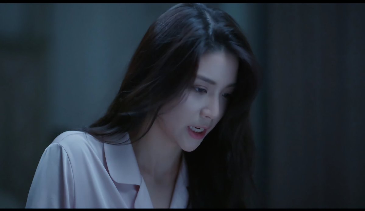 jzjc2024's tweet image. Dr prem&apos;s in denial stage and her face card is still serving 😩

WHAT IS WRONG WITH ME
#พิษรักEP4