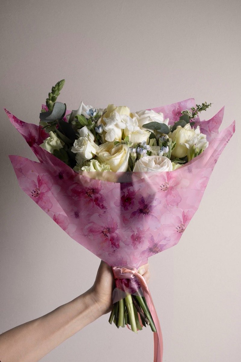 AYAA_DESIGNER's tweet photo. هوية (Blossoming Flowers)🌸🩷
المعنى: “الزهور المتفتحة” أو “تفتح الأزهار”.
يوحي بالحياة، النمو، الجمال، وبداية جديدة https://t.co/pO8wL1Fnwh