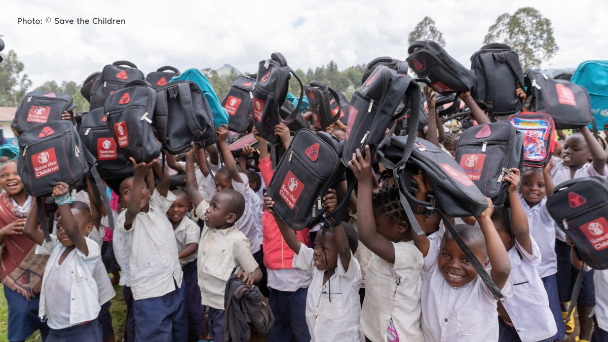 CanadaDev's tweet image. (1/2) Every child deserves a backpack! In eastern DRC, the Education for Crisis-Affected Girls project supported over 5,000 children return to school. In every classroom, a new future begins.  #IDG2025 #DayOfTheGirl2025

@SaveChildrenCan