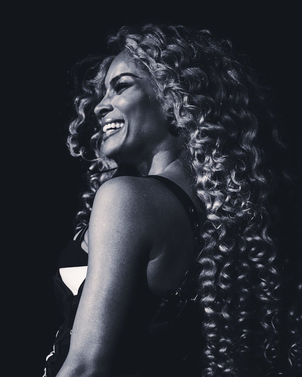 toushay__'s tweet image. @ciara x @athlos 🫶🏾✨