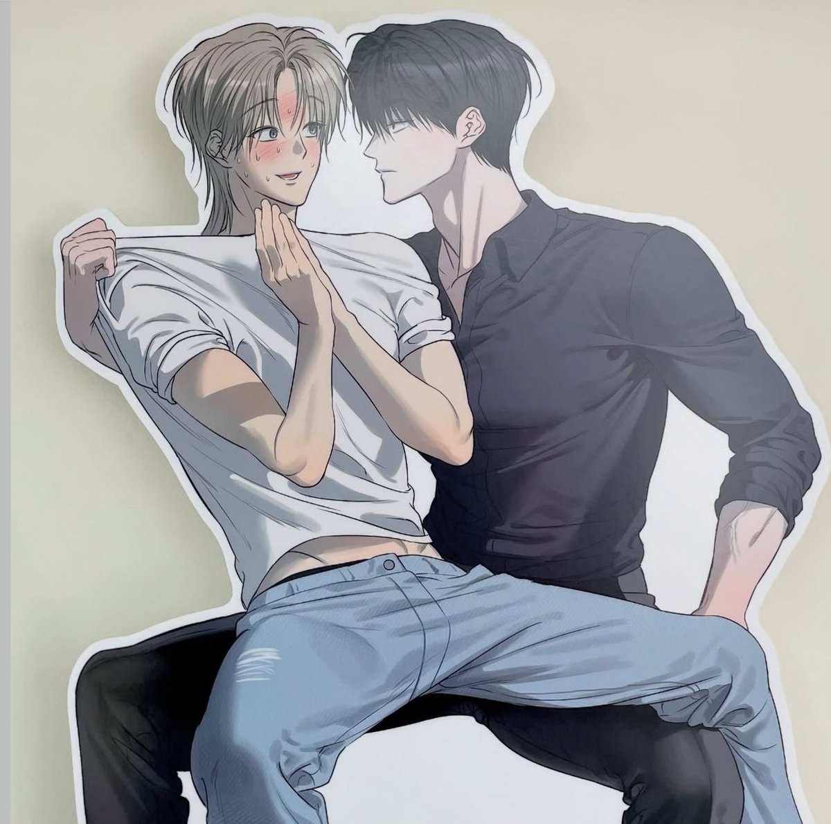 always sitting on His lap  Jaehee Youre the cutest Ever……….