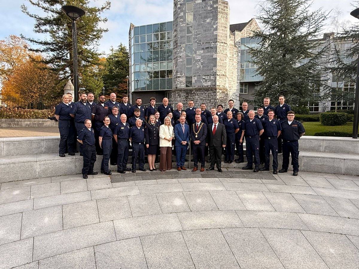 cc_civildefence's tweet photo. Congratulations to a representative group of our #Volunteers who attended a Medal Presentation Ceremony @UCC, #Cork this afternoon. 

Each volunteer was presented with a medal to commemorate the 75th  Anniversary of @CivilDefenceIRL. https://t.co/ozS4jElkVz