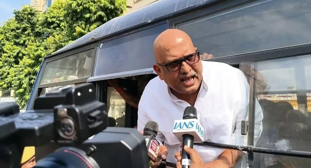 हमारे यशस्वी अध्यक्ष श्री अजय राय जी की गिरफ्तारी  निंदनीय है। कांग्रेस हरिओम वाल्मीकि के परिवार के समर्थन में सदैव खड़ी है