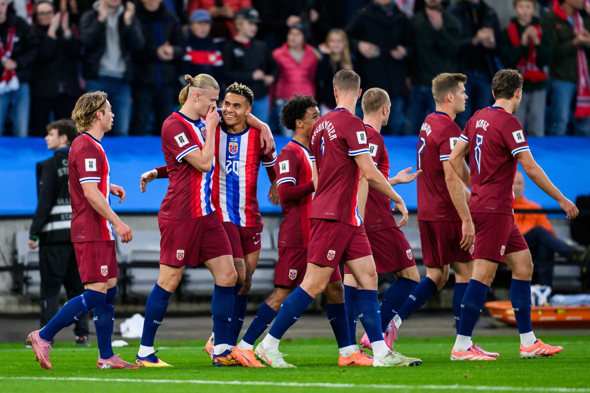nff_landslag's tweet photo. 29. min: MÅÅL! Nusa slår inn mot Haaland som presser frem et selvmål. Norge leder 3-0! https://t.co/g9zy58yEKr