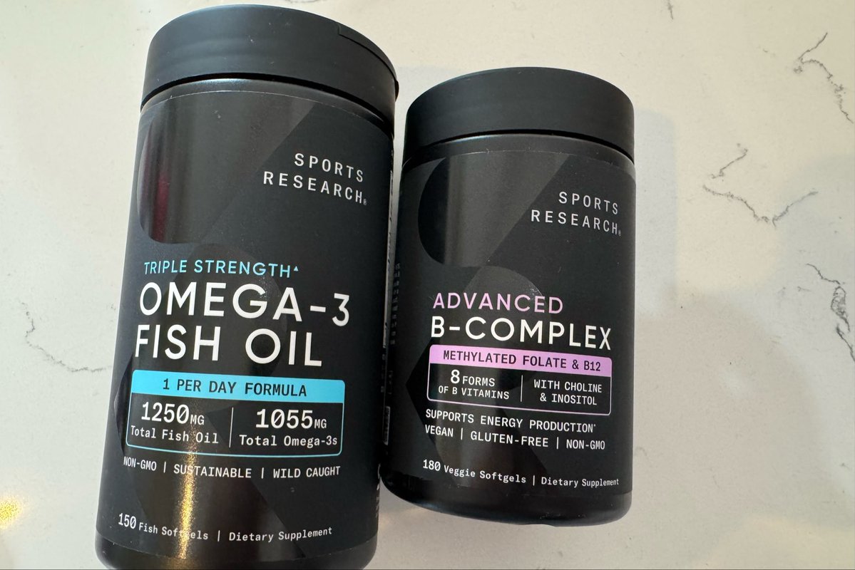 Sayuki08's tweet image. EVERY SINGLE DAY I NEED THESE‼️
#omega3 #BComplex #turmeric #WomensMulti 
Anyway, this fish oil is PERFECT👍