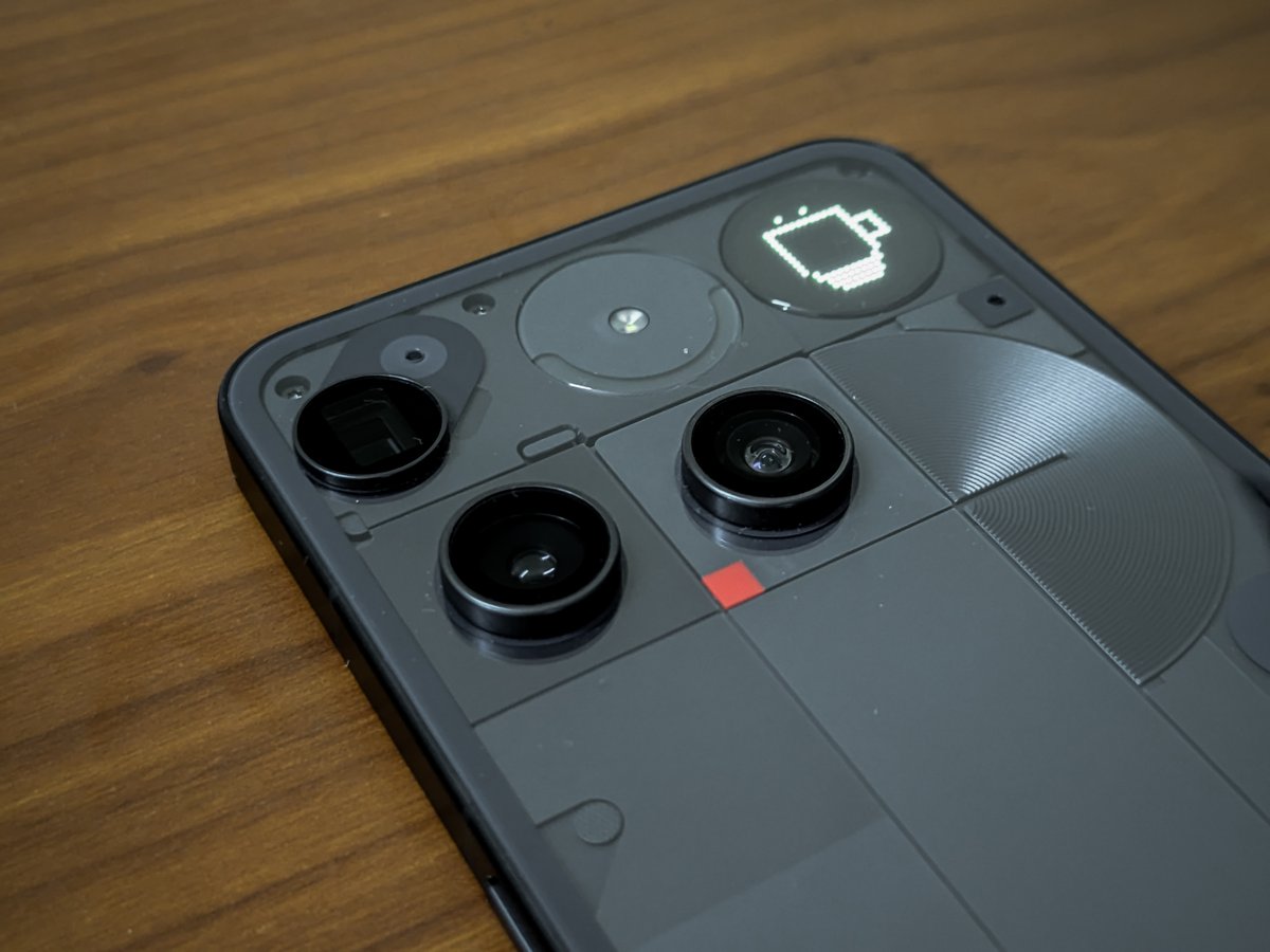 MicrosoftvApple's tweet image. Nothing Phone (3) review - Pride over price?
