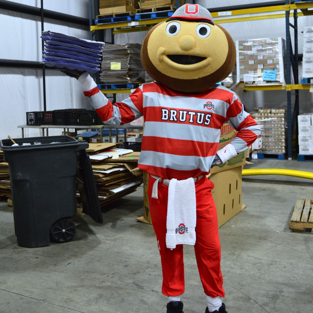 HollywoodDayton's tweet photo. Brutus here to remind YOU to come to Hollywood Dayton tomorrow from 12 - 8PM and donate to @thefoodbankinc and get $10 PENN Cash! 🥫🎰

O-H 🌰

Must be 21 or over to play. Gambling problem? Call 1-800-589-9966 https://t.co/mVIWFx38mj