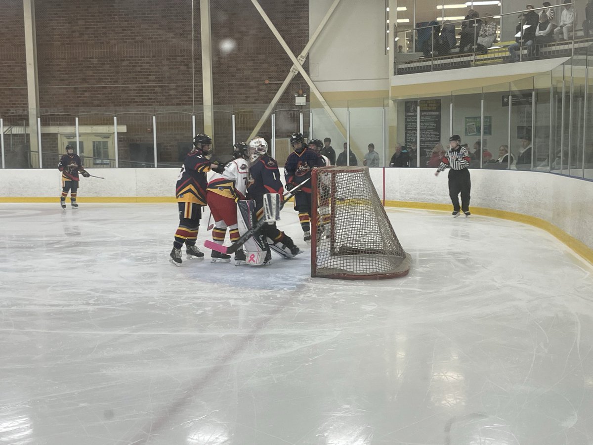 ReprtrPatHealey's tweet image. It’s a hockey afternoon in Lantz.