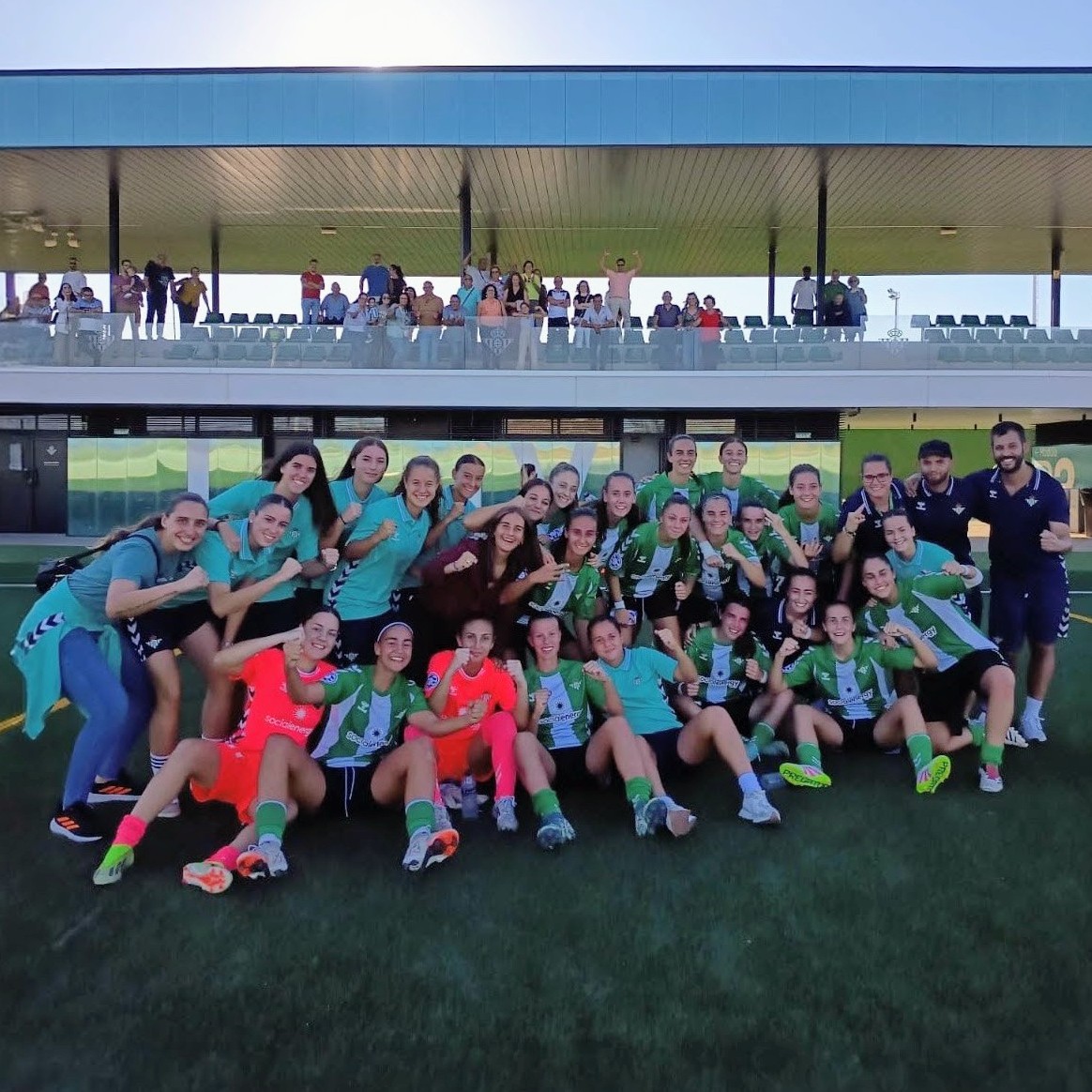 🏆 Segunda Federación (Grupo 3)

2️⃣ #BetisFéminasB
1️⃣ CDB Olympia Las Rozas

⚽️ Irene y Lola