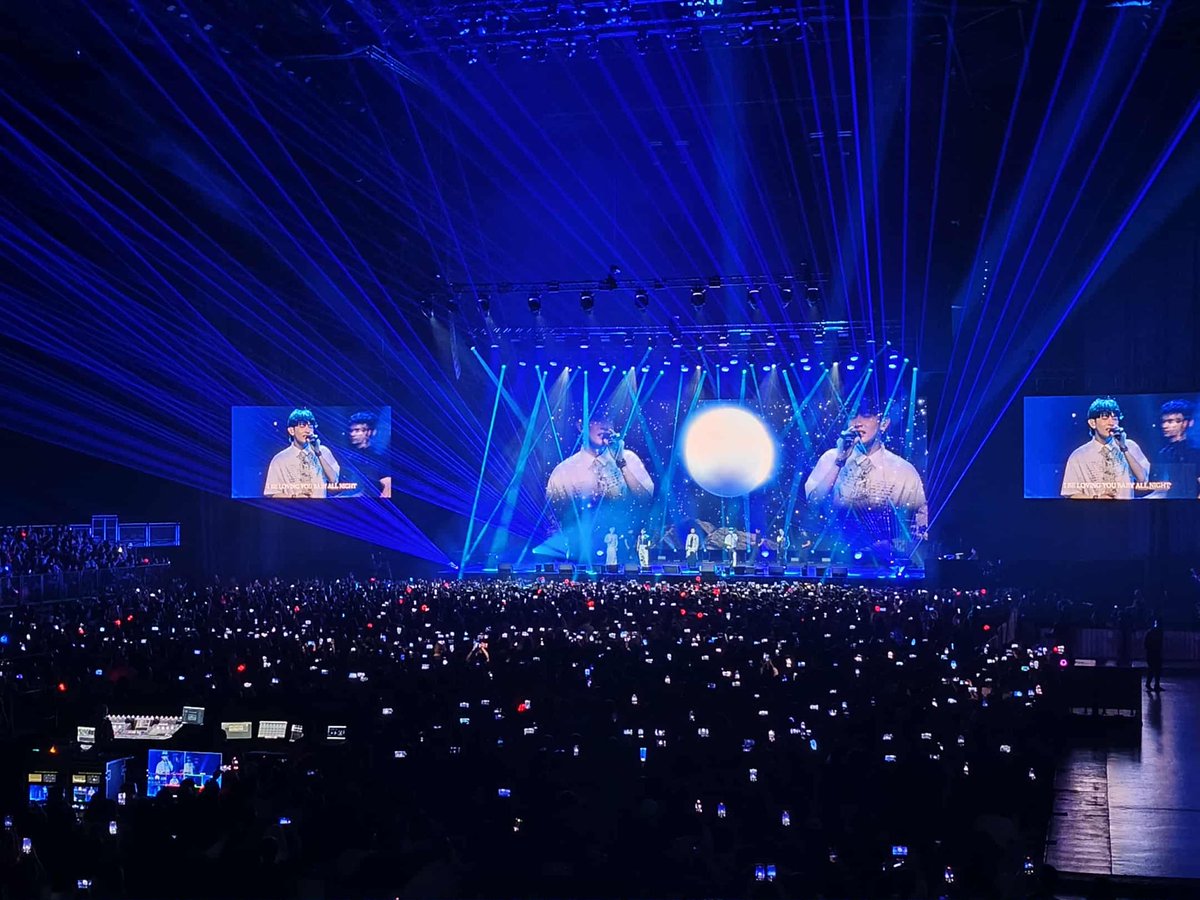 shedxe19's tweet image. Oh dba? Kita kahit sa malayo!

SB19 BEDAZZLES DUBAI
@SB19Official #SB19 
#SaWWorldTourDubai