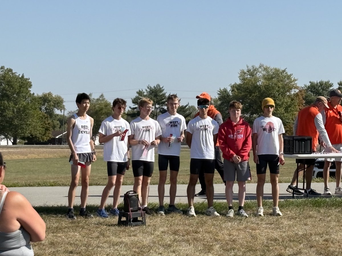 runWLXC's tweet image. The boys put all 7 in the top 19 to finish second to Western in the Hoosier Conference meet. #RDP