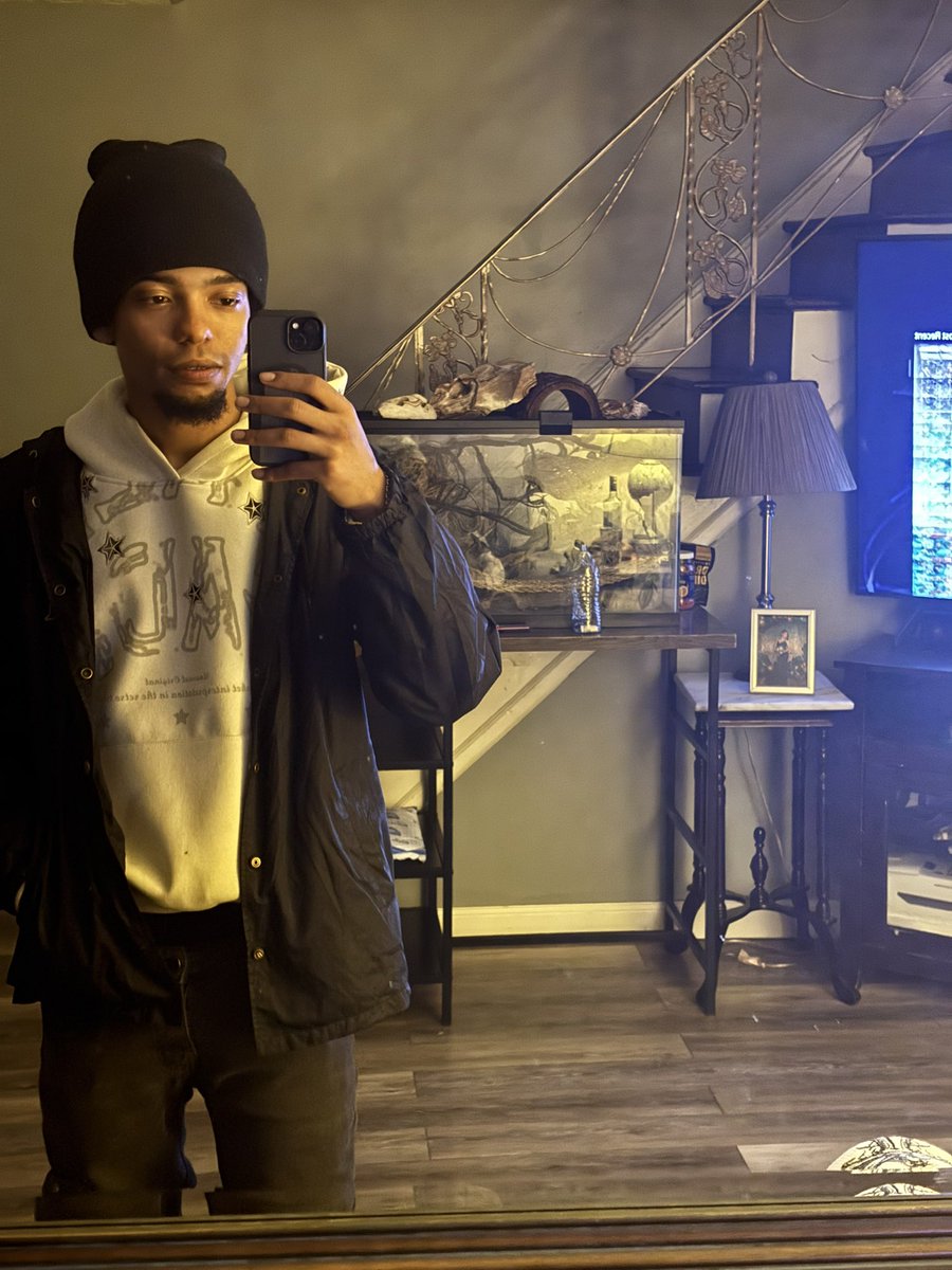 Shaved my mustache and cut my dreads, dont know how i feel bout it