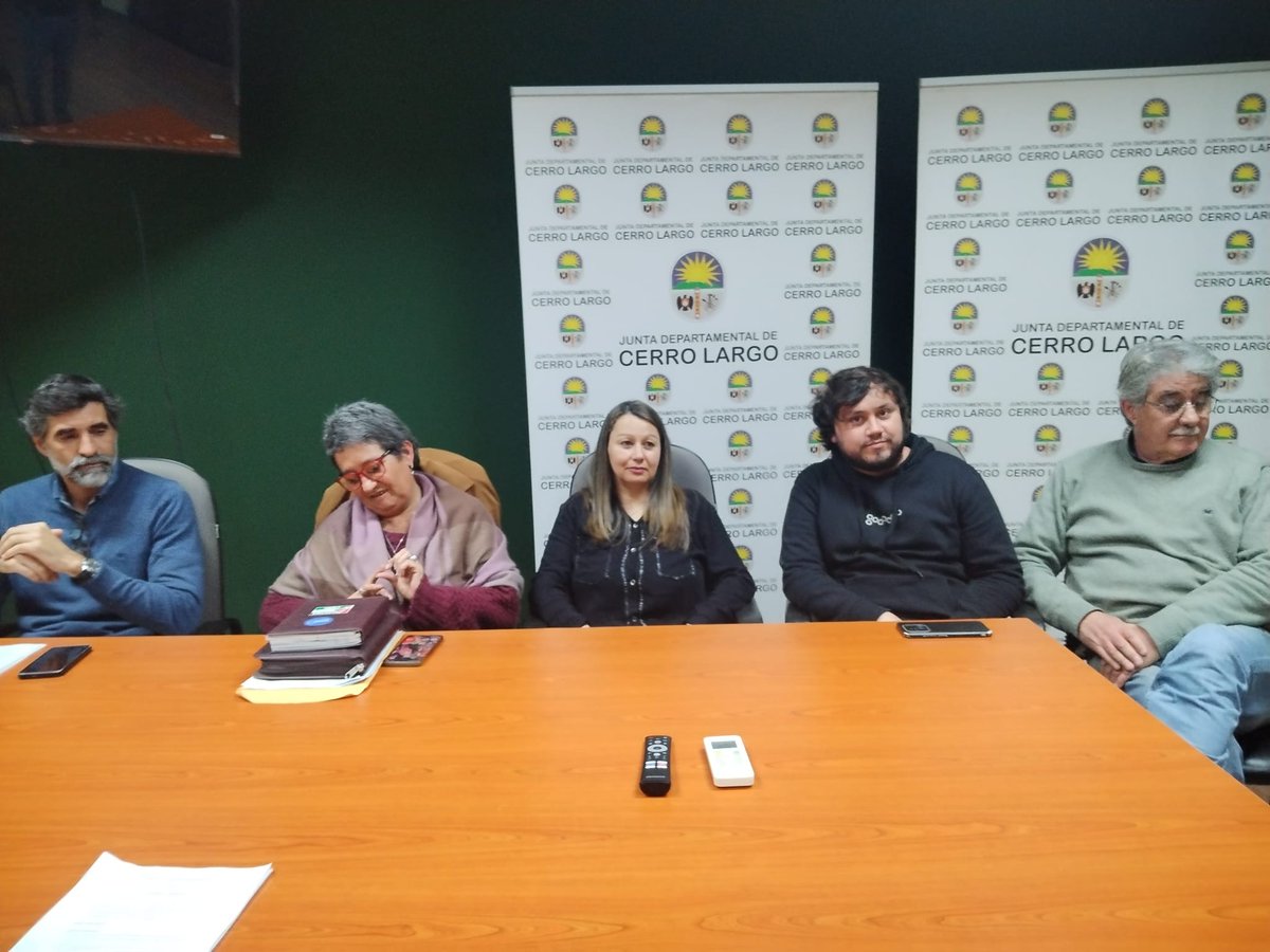“Queda demostrado que todo lo planteado por el intendente en cuanto a herramientas financieras lo hemos votado”, indicó Pablo Guarino.

La bancada de ediles del Frente Amplio reivindicó su accionar frente a la actual administración municipal.

lavozdemelo.com.uy/2025/10/11/que…