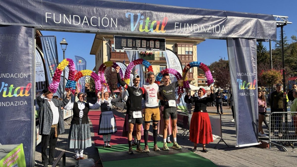 🏆 ¡Premios entregados en la <a href="/HiruHaundiak/">Manuel Iradier</a>!

Enhorabuena a las y los valientes que han conquistado Aizkorri, Anboto y Gorbea.

Mención especial a la Sociedad Excursionista Manuel Iradier y sus 500 voluntarios/as, que lo dieron todo por una edición de 10. 🙌🏻 ¡Nos vemos en 2027!