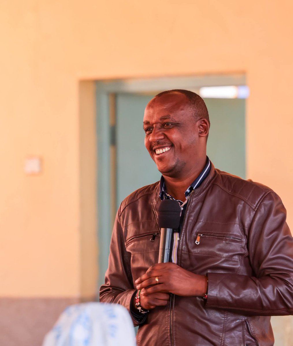 KisiaNzuki's tweet photo. Governor Mutula Donates Land for Construction of Modern Hospital in Utangwa

📍 Utangwa, Mbooni  - 11th October 2025

Makueni Governor Mutula Kilonzo Jr. has donated land for the construction of a modern maternity hospital in Utangwa, reaffirming his administration’s commitment to strengthening healthcare infrastructure across the county.

During the same visit, Governor Mutula formally handed over a title deed for the Utangwa Police Station and announced plans to install high-mast floodlights in the area to enhance community safety and security.

The Governor made the announcements while addressing residents at Utangwa Catholic Parish during a fundraising event, accompanied by Mbooni Member of Parliament Nzioka Kivasu.

Governor Mutula also urged residents to register as voters, expressing concern over the low voter registration turnout.
As Vice Chairperson of the Wiper Patriotic Front, he assured all prospective aspirants of a free, fair, and transparent nomination process ahead of the 2027 elections.