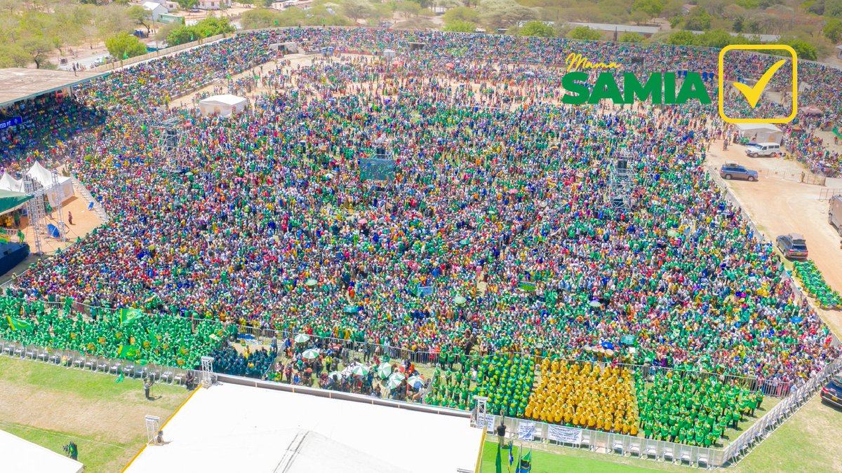 SuluhuSamia's tweet photo. Shinyanga Mjini, ninawashukuru sana. Wingi na hamasa yenu ni uthibitisho kuwa Chama Cha Mapinduzi (CCM) ni imara, kinaifanya vyema kazi ya kuitumikia nchi yetu, kina ushawishi, kinaaminiwa na ndicho chenye nia na uwezo wa kuendelea kulitumikia Taifa letu huku tukibaki wamoja, wenye maendeleo, imara, wenye amani na utulivu. 

Ahsanteni sana kwa hakika ya Tiki zenu Oktoba 29. Mwenyezi Mungu awabariki.