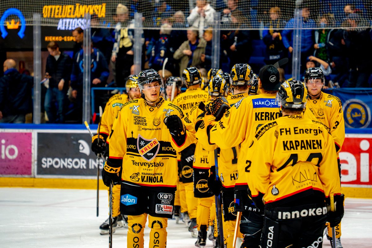 KalPa_Hockey's tweet image. Olihan meillä mukavaa!
💛🖤 Kiitos loistavasta tuesta tänään jokaiselle kannattajallemme Espoossa - tämä oli kuin kotipeli!
📷 Liiga / Joni Tuori
#KalPa #Liiga