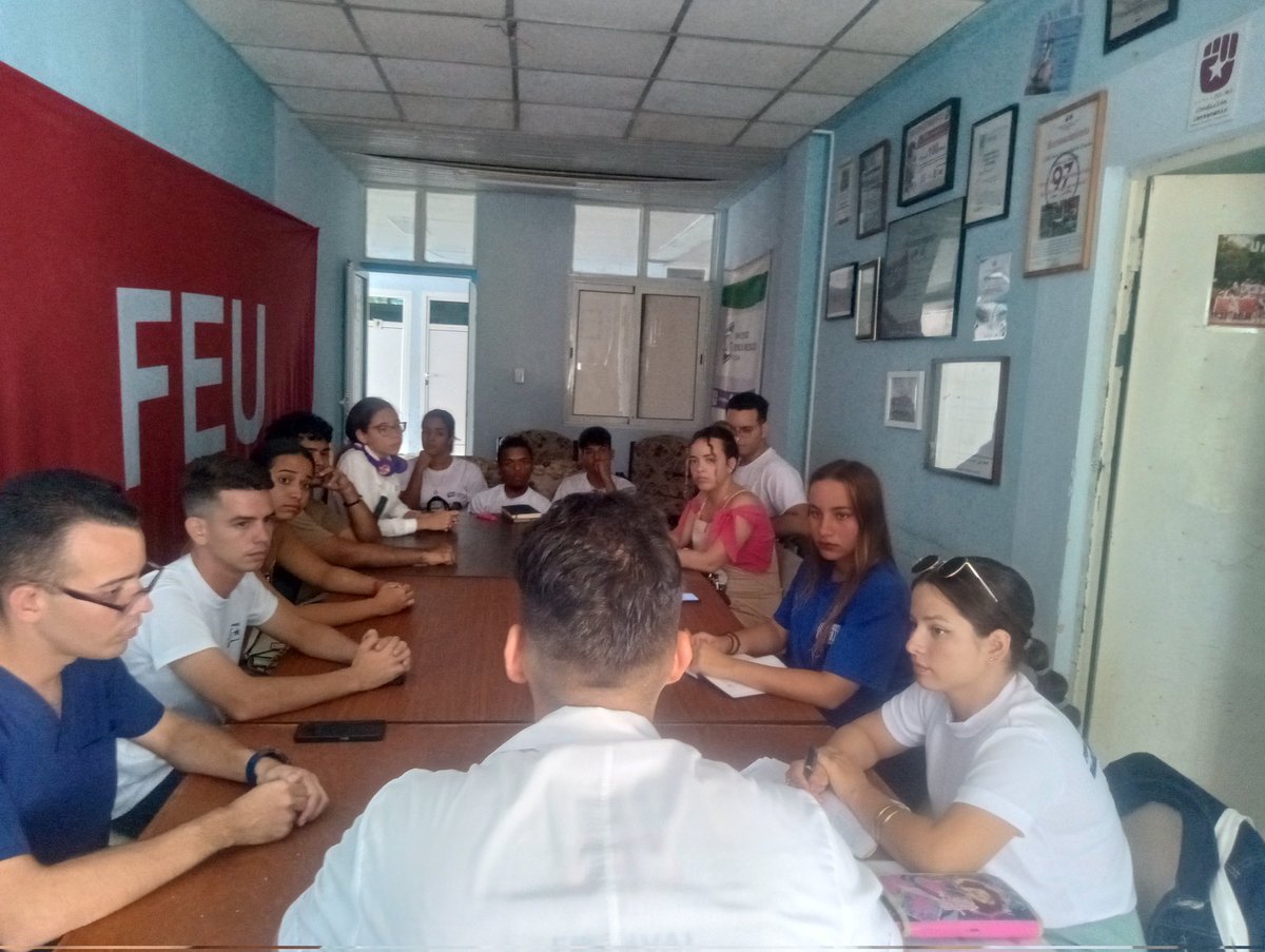 FEUUCMHo's tweet photo. 😏 Tiene lugar este sábado en la #UCMHo ⚕️, el Consejo Ampliado Extraordinario ✊, donde participan los miembros del secretariado de la FEU- UCMHo, acompañados por los Presidentes de nuestras sedes y filiales, al igual que el Presidente de la Comisión Electoral.
#AquíEstoyYo https://t.co/DCM9dTKDD0