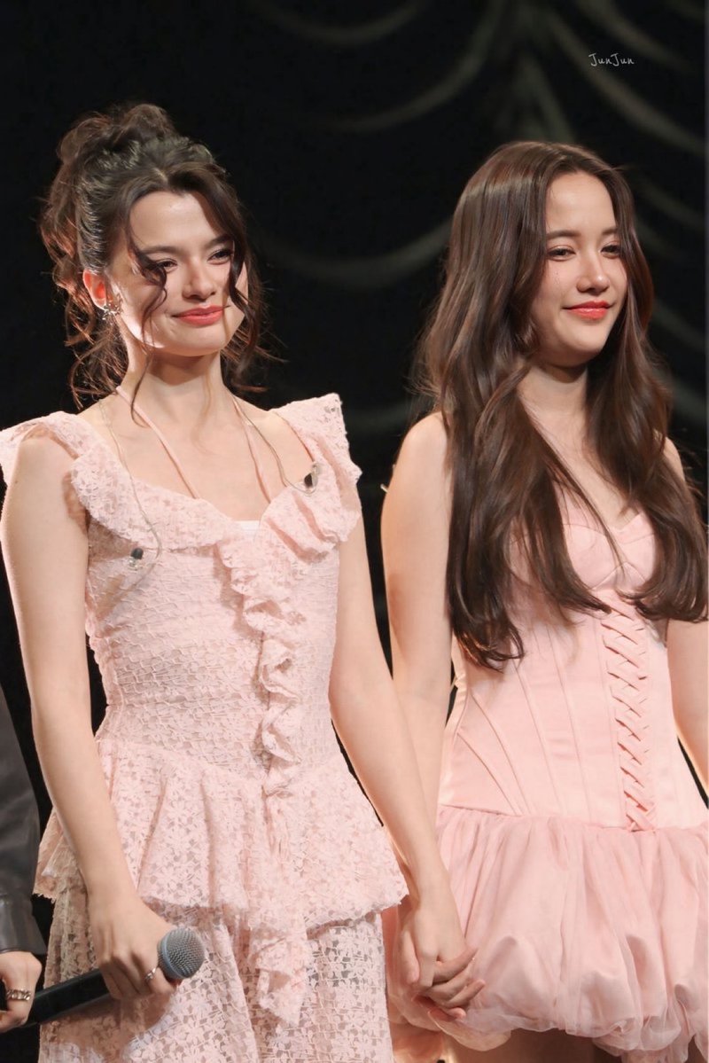 Freenbeck33's tweet image. MY HEART 

SAROCHA REBECCA HAPPY TIME
#FreenBeckyFMinOsaka #srchafreen #beckysangels
#ฟรีนเบค #FreenBecky