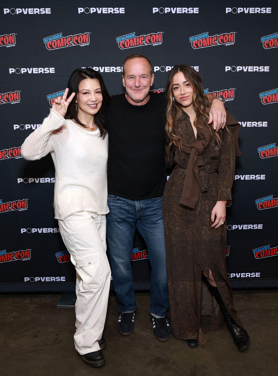 MingNaDaily's tweet image. Photos of Ming-Na, Clark and Chloe at #NYCC