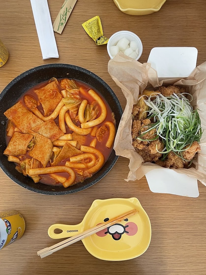 형부떡볶이에 파닭