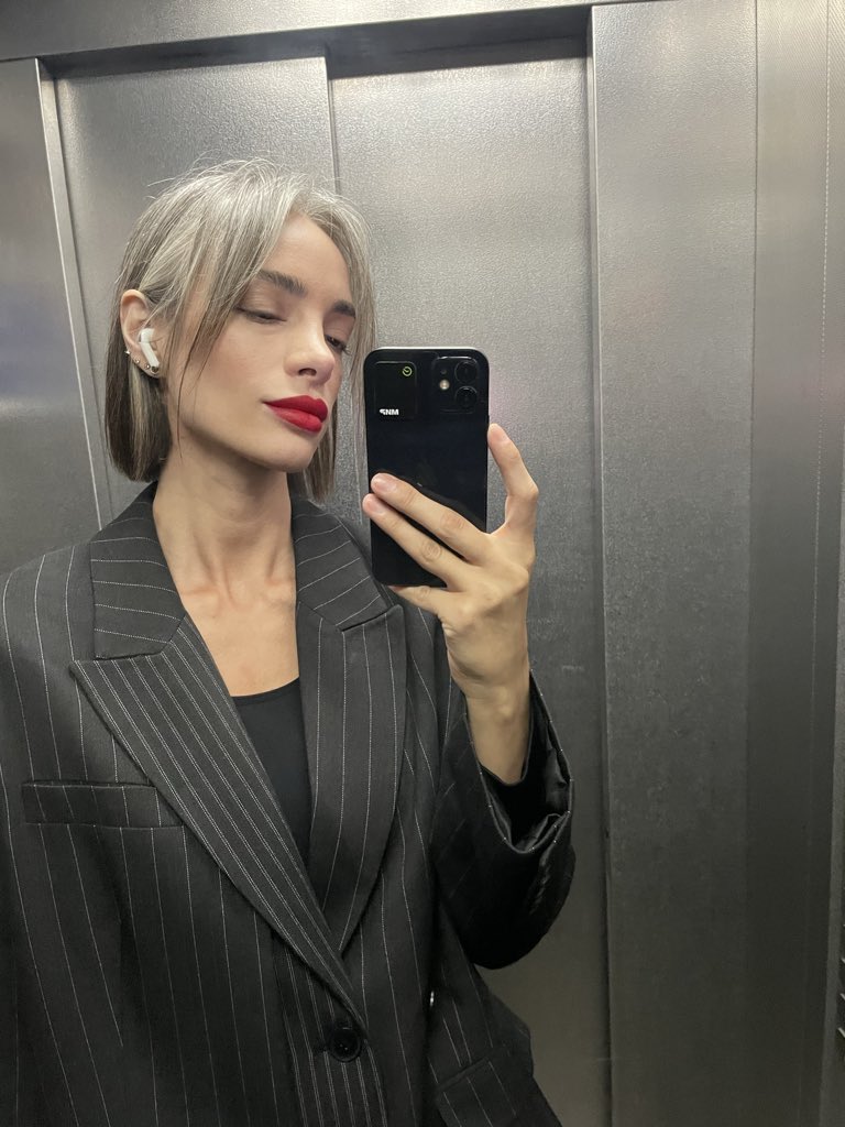 Катя Калибра tweet media