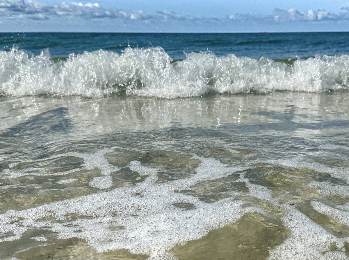 lightand_life's tweet image. Oh my goodness, the water was warm  on the toes, sun-kissed in beauty, and sooo relaxing to listen to this morning!!
#capecod #lovewhereyoulive