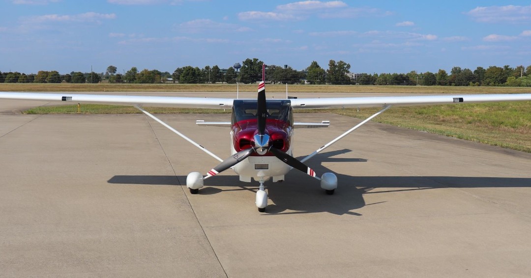 Controller's tweet image. 2025 CESSNA TURBO 182T SKYLANE
🔗 ow.ly/EBXY50X9UIV

This 10 TT aircraft provides a great opportunity to own a brand-new aircraft! 

✅ Garmin G1000NXi suite, 
✅ GTX345R ADS-B IN/OUT Transponder
⚖️998.1 lb useful load
💺Updated interior scheme

Call AIRMART today!