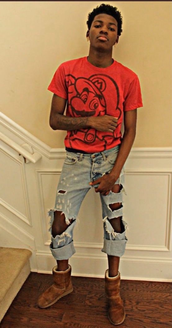 trim_______'s tweet photo. they thought i was gay when i had the uggs on https://t.co/6AYmAzr9tv